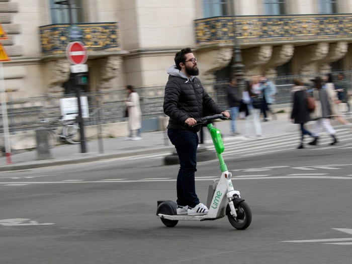 Paris e scooter voting ban