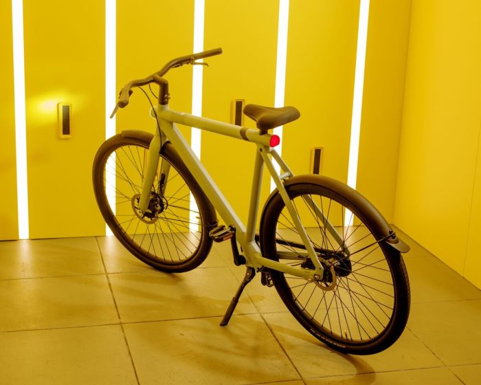 Vanmoof ebike maker resumes sales