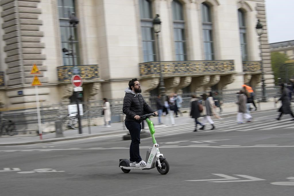 Paris e scooters ban