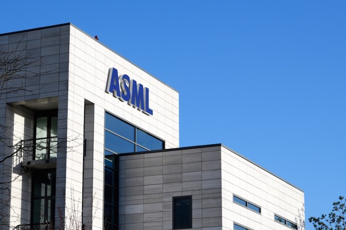 Asml euv lithography 5nm roadmap equipment chips time photomask industry development produce readies nxe scanner semi