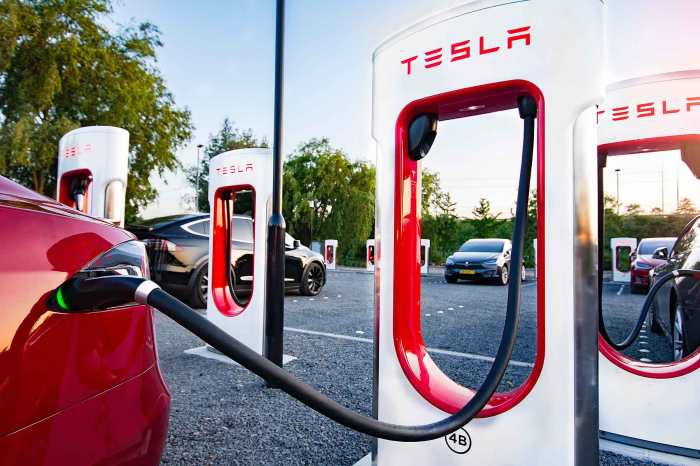 Mobile ev supercharger