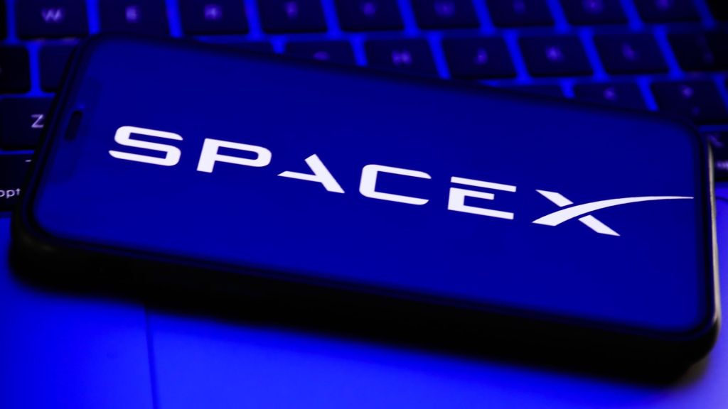 Europe spacex satellite rocket launch deal