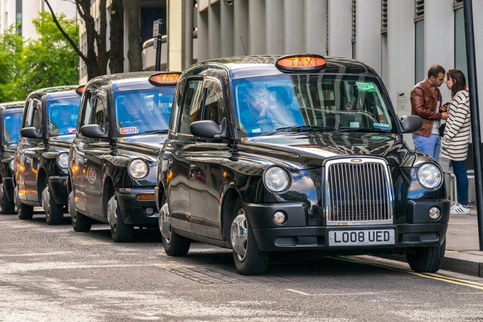 Uber london black taxi cab