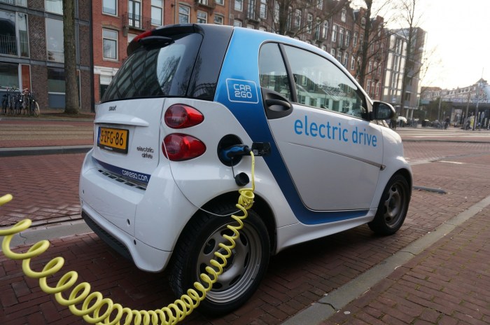 Student made ev cleans the air while driving