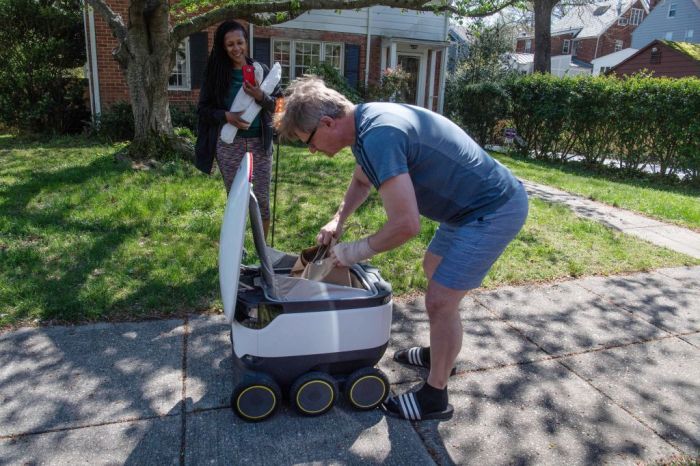 Mobility giant bolt adopts self driving starship robots for food delivery