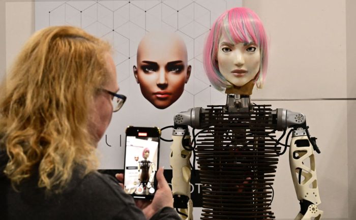 Local dialects increase trust robots study