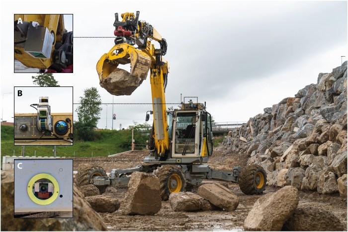 Autonomous robotic digger construction