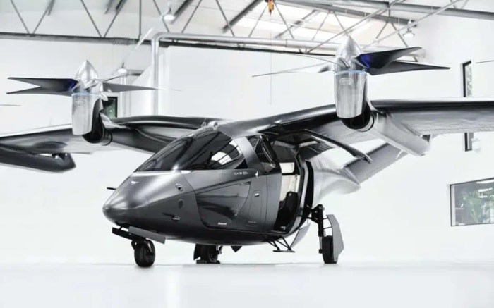 Electric air taxi first untethered test flight