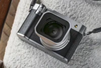 fujifilm-gfx100rf-redefines-medium-format-photography-with-a-lightweight-build-and-102mp-sensor