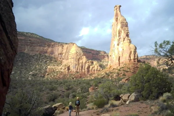 Can a 21-Gram Keychain Camera Truly Replace a Smartphone on the Trail?